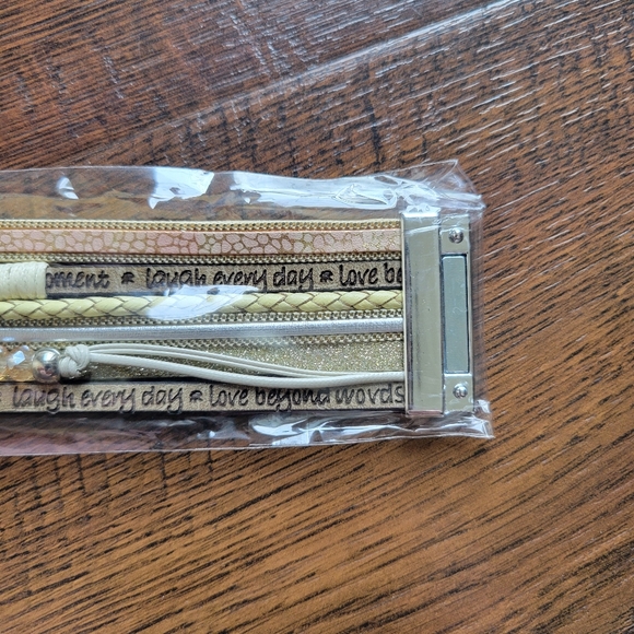 Two bracelets - Picture 4 of 4